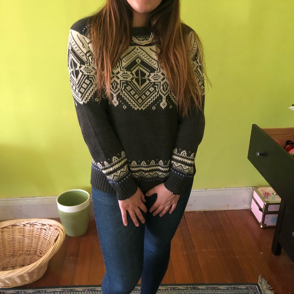 adorable cozy grey sweater!